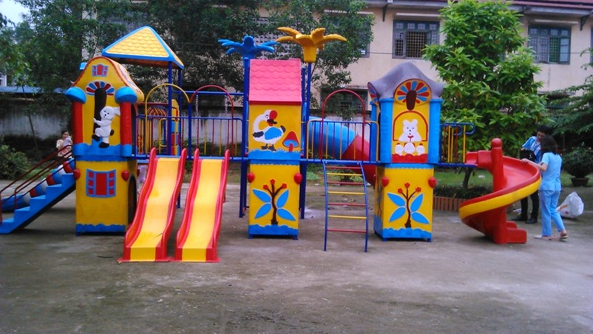 đồ chơi ngoài trời mầm non 4